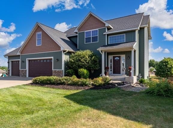 1615 Rolling Hills Lane, River Falls, WI 54022