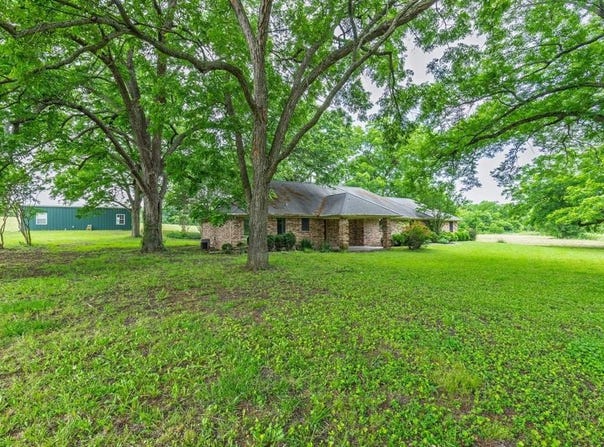 3837 Fm 896, Leonard, TX 75452