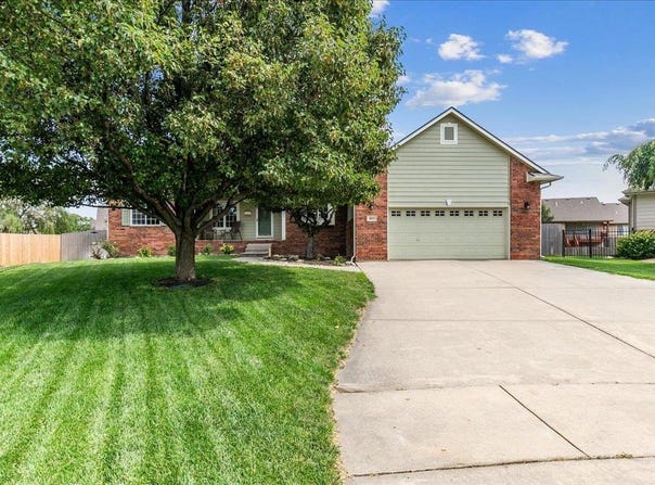602 Brentwood Pl, Andover, KS 67002
