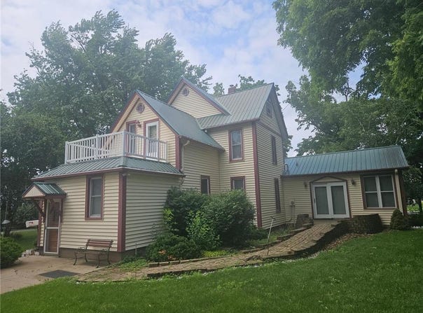 442 Cleveland Avenue W, Winnebago, MN 56098