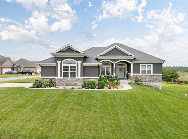 14078 Indian Ridge Road, St Joseph, MO 64505