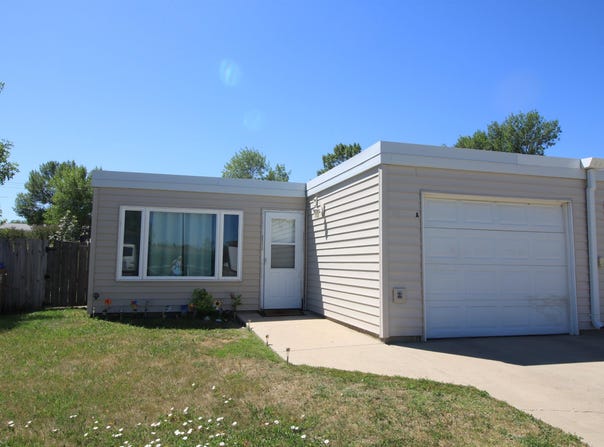 909A 21st Ave, Minot, ND 58703