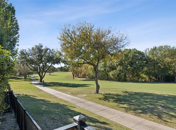 2822 Roundrock, McKinney, TX 75072