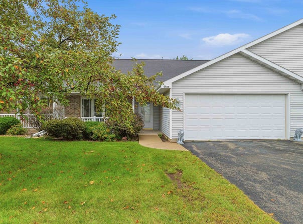 456 WYLDEWOOD Drive, OSHKOSH, WI 54904