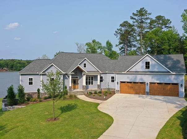 990 Eagles Harbor Dr, Hodges, SC 29653