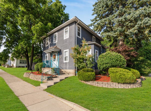 607 Delafield St, Waukesha, WI 53188