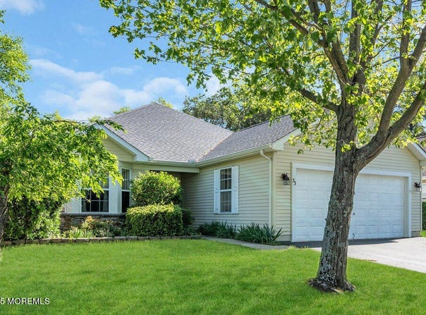 33 Meadows Lane, Whiting, NJ 08759