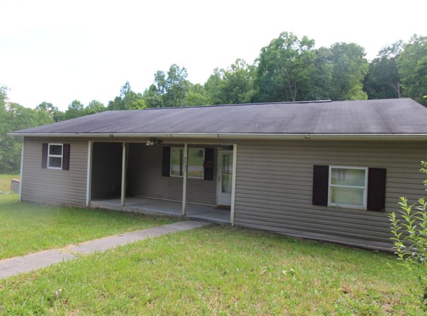 9031 Judson Rd, Hinton, WV 25951