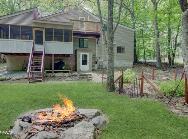 116 Rainbow Drive, Lackawaxen, PA 18435