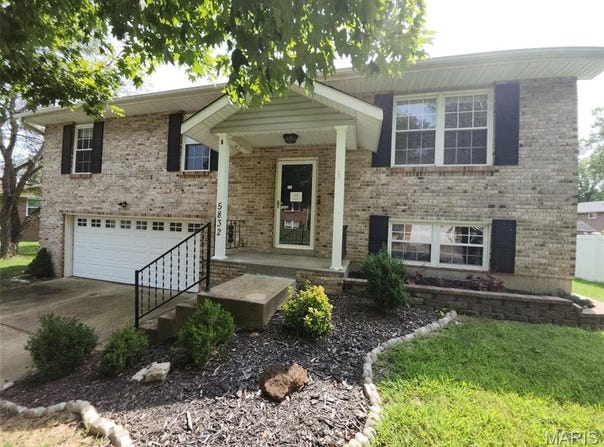 5832 Blackberry Drive, Imperial, MO 63052