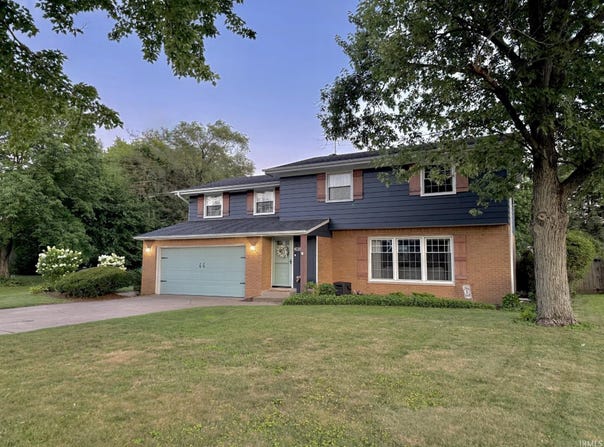 2457 W 64th Place, Merrillville, IN 46410