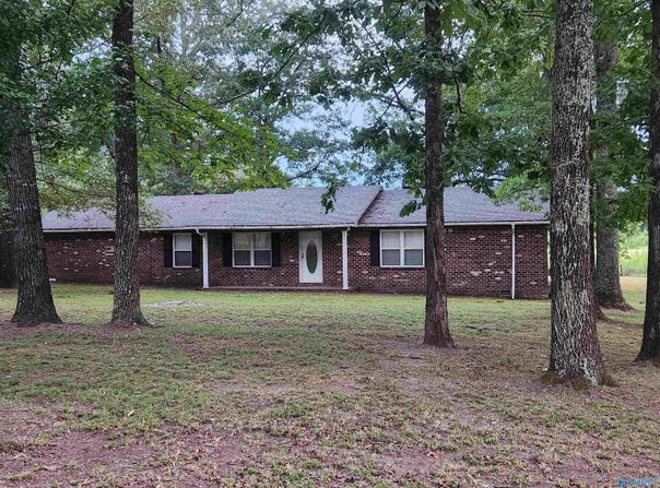 294 N Riverside Drive, Hamilton, AL 35570