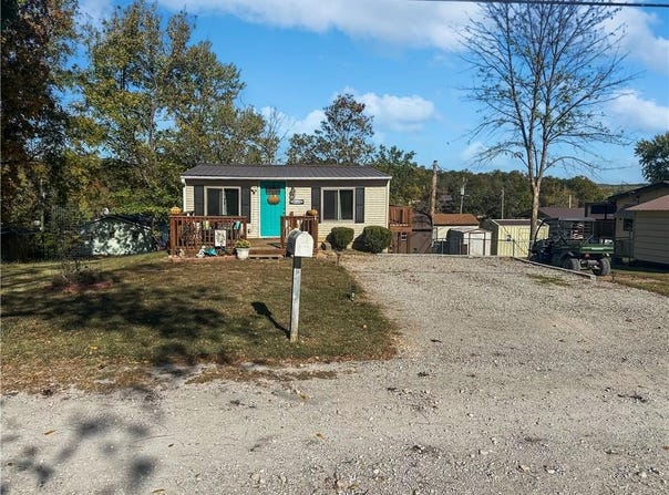 28464 Bali Avenue, Warsaw, MO 65355