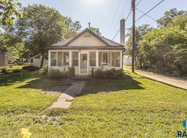 621 Montana St, Centerville, SD 57014