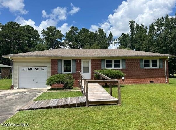 1201 Cherry Tree Drive, New Bern, NC 28562