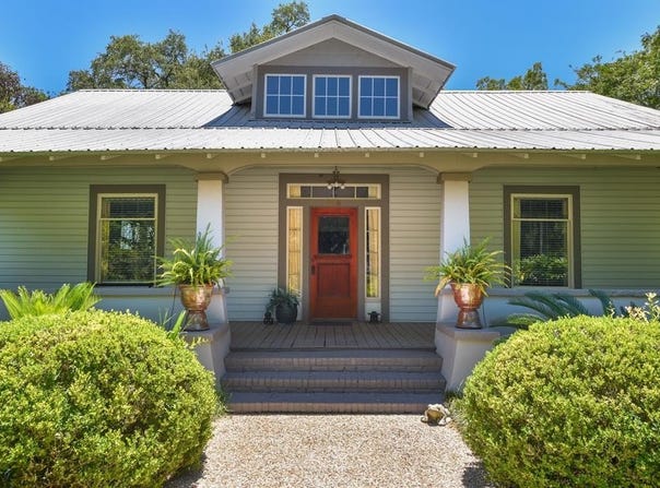 160 Ave C, Apalachicola, FL 32320