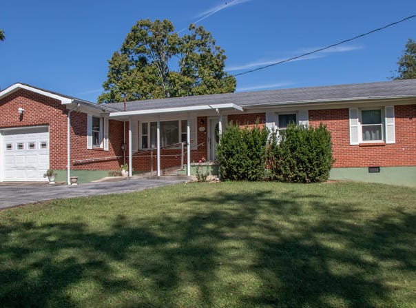 24417 Briscoe Drive, Bristol, VA 24202