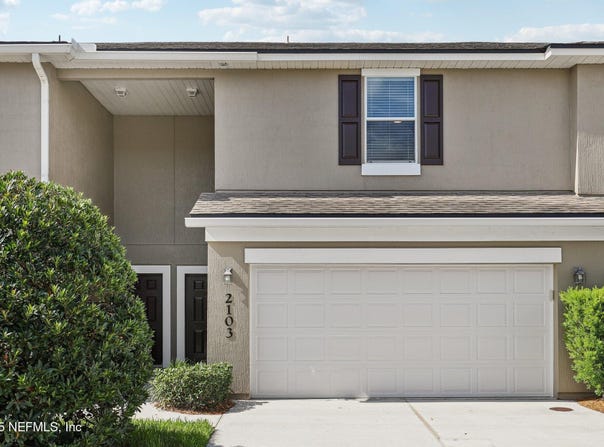 1500 CALMING WATER Drive unit: 2103, Fleming Island, FL 32003