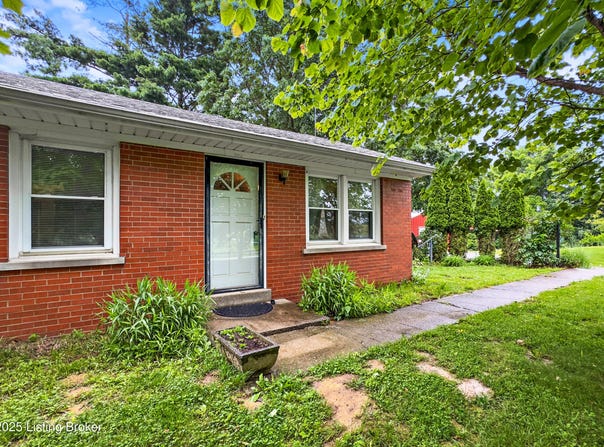 8600 Waddy Rd, Waddy, KY 40076