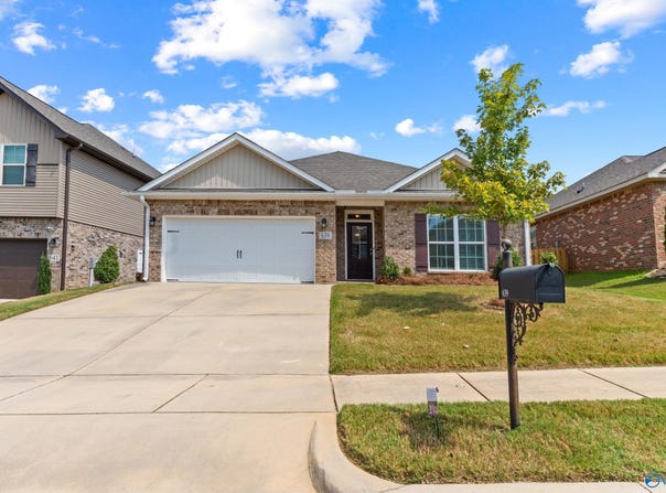 639 Magnolia Place Lane, Hartselle, AL 35640