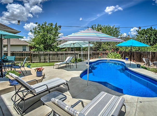 2712 Kickapoo Cavern DR, Pflugerville, TX 78660