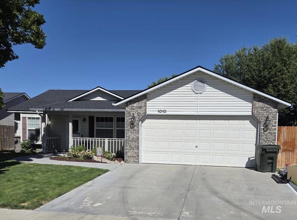 1010 N Adkins, Meridian, ID 83642