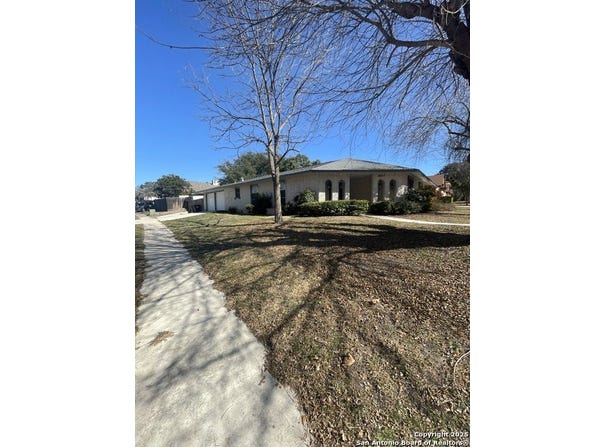 6343 Pickering Dr, Leon Valley, TX 78238