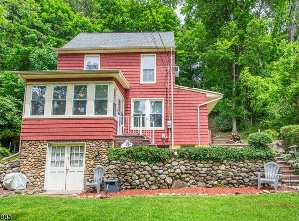 4 Warren St, Lincoln Park Boro, NJ 07035-2807