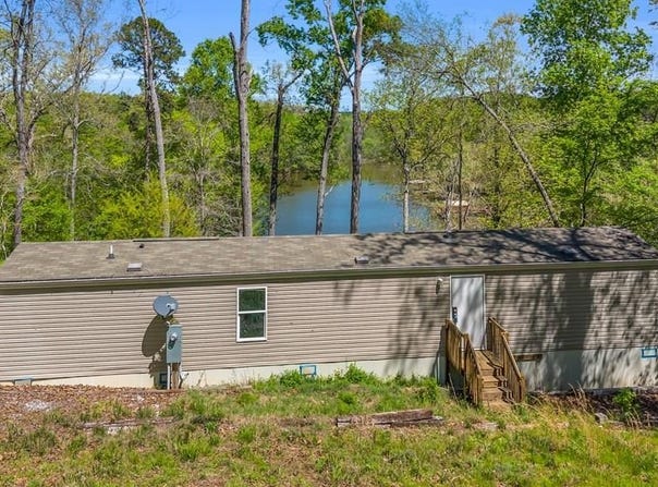 586 N Ruth Walker Road, Waterloo, SC 29384