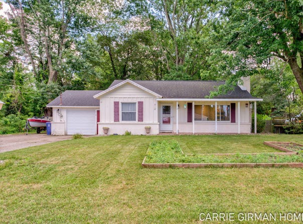 918 Paw Paw Drive, Holland, MI 49423