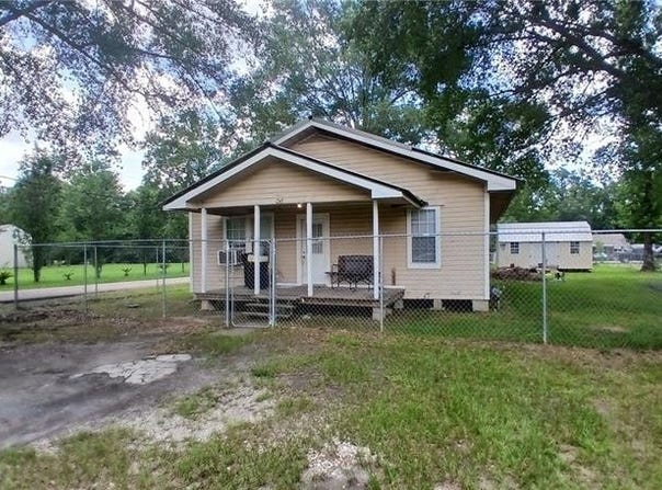 1243 BORGNE Avenue, Bogalusa, LA 70427