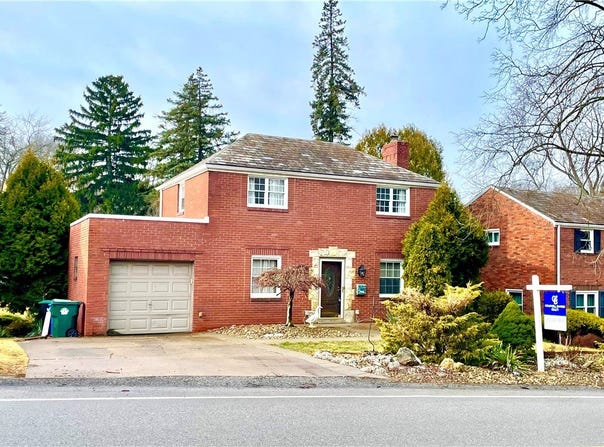 4706 E Willock Rd, Whitehall, PA 15227