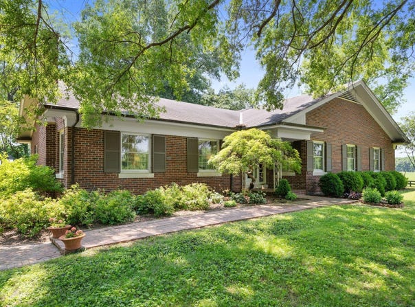4036 North Cleveland Road, Lexington, KY 40516