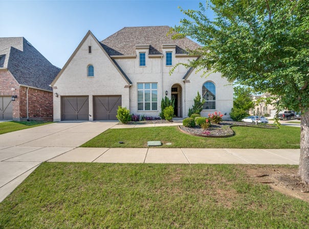 905 Longbranch Way, Aubrey, TX 76227