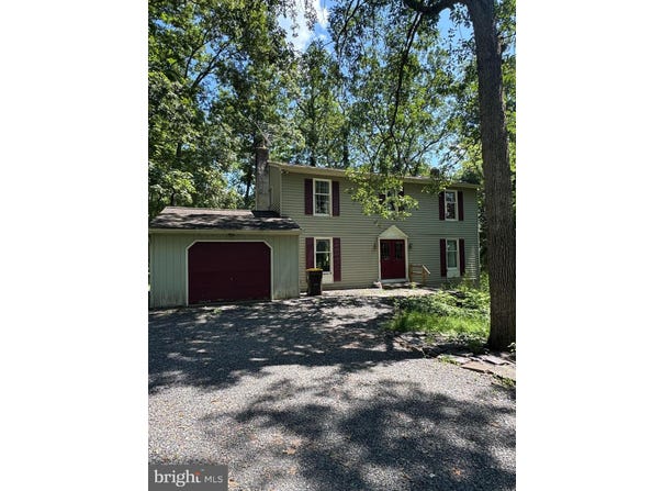 4215 E CAMPBELL ROAD, PENNSBURG, PA 18073