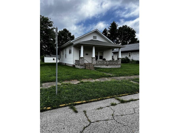 210 W Vantrees Street, Washington, IN 47501