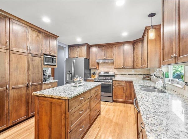 8224 Morris Road, Bloomington, MN 55437