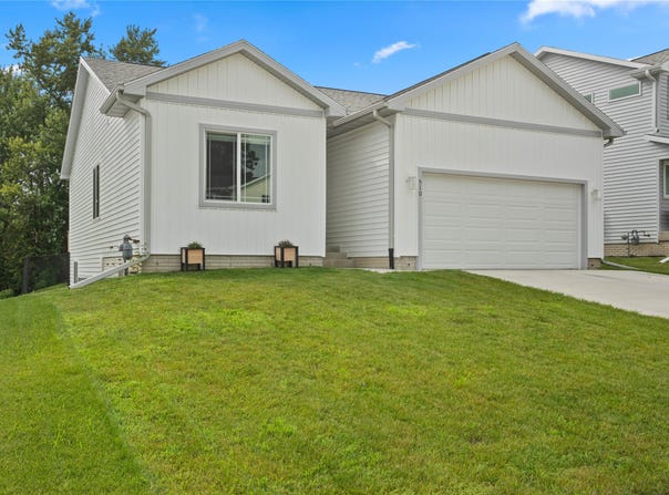 510 Ironwood Avenue, Woodward, IA 50276
