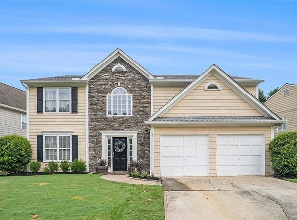 1040 Crabapple Lake Circle, Roswell, GA 30076