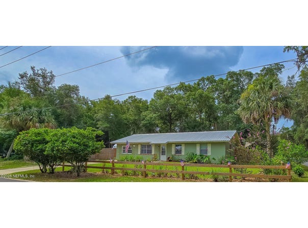 509 E TREMONT Street, Interlachen, FL 32148