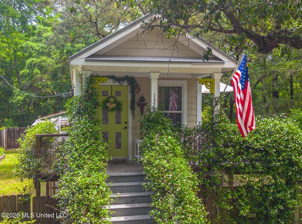 1322 Spruce Street, Ocean Springs, MS 39564