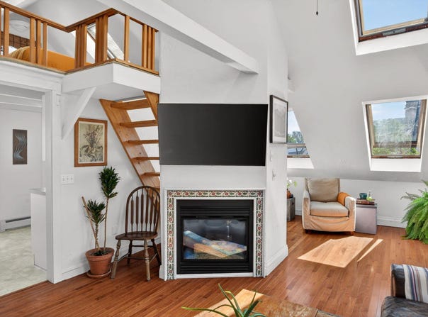 127 Bradford Street, Provincetown, MA 02657