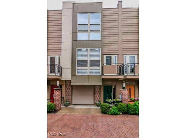 12591 Larchmere Boulevard unit: W-6, Cleveland, OH 44120