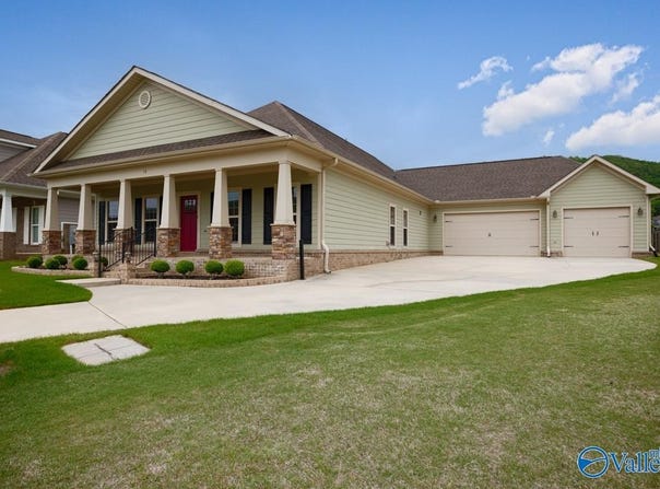 10 Alex Spring Place, Gurley, AL 35748