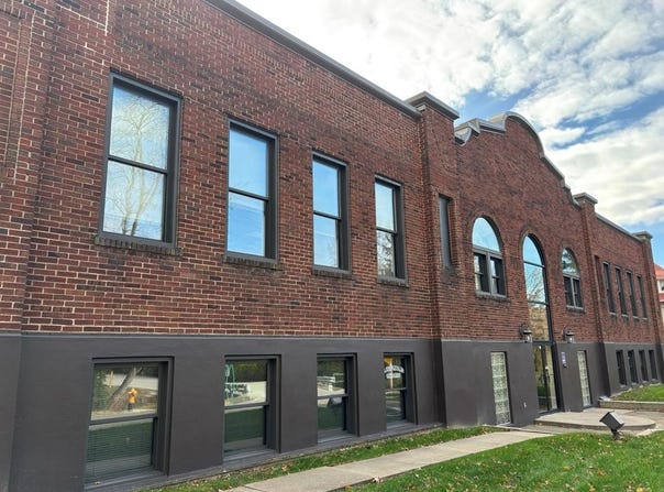 111 Park View Ln, Wheeling, WV 26003