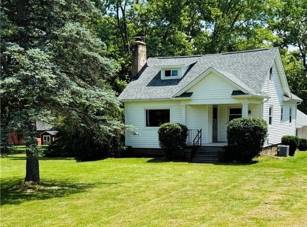 3819 S Cleveland Massillon Road, Barberton, OH 44203