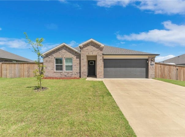 708 Buffalo  AVE, Gentry, AR 72734