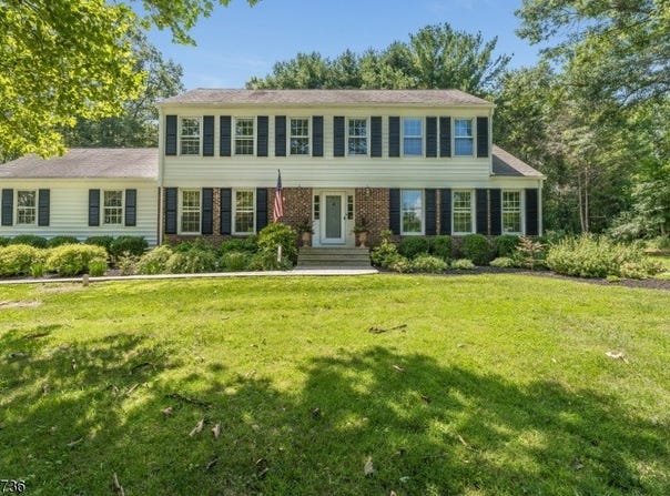 114 Manor Way, Alexandria Twp., NJ 08867-5105