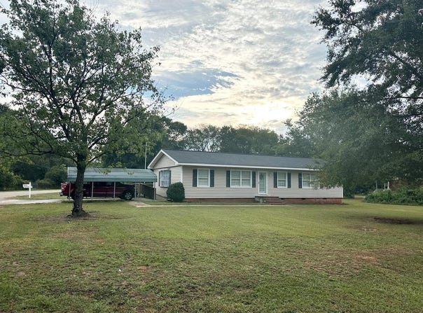 195 Gloria Drive, Wedgefield, SC 29168