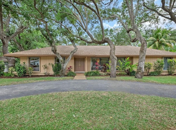 16745 SW 74th Ct, Palmetto Bay, FL 33157